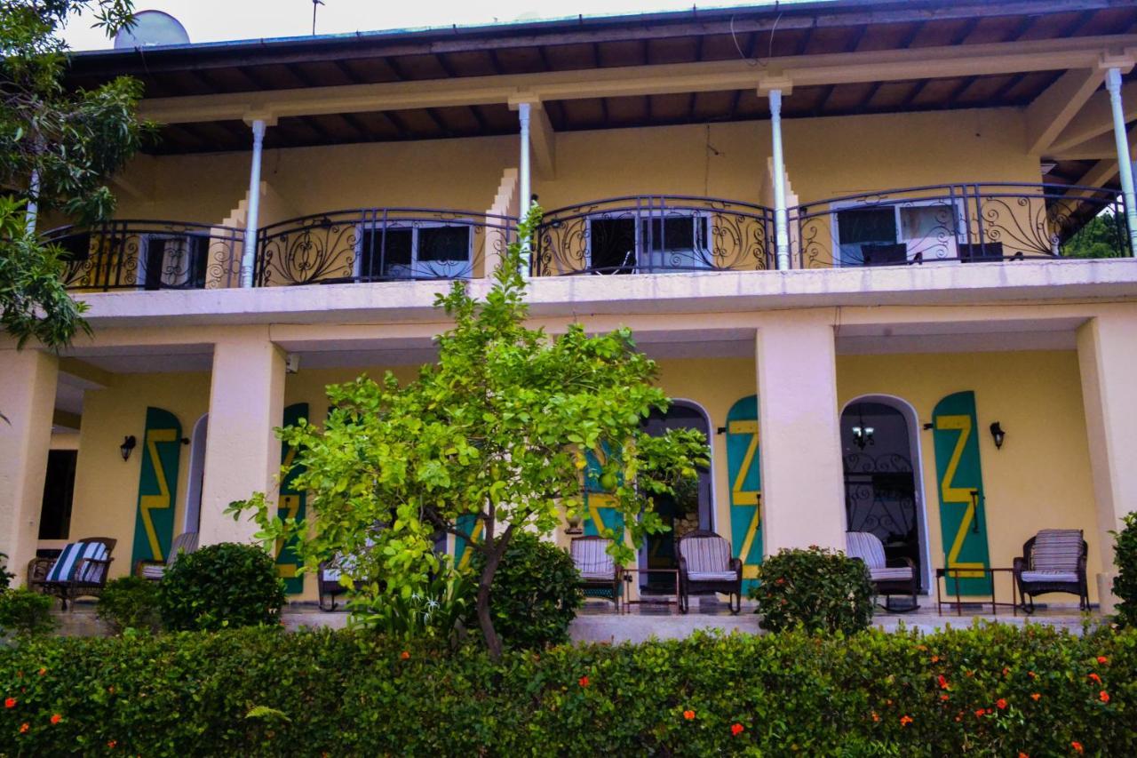 Hotel Habitation Des Lauriers Cap-Haïtien Exterior foto