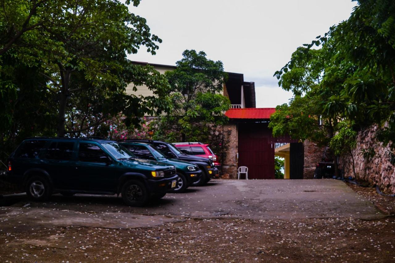 Hotel Habitation Des Lauriers Cap-Haïtien Exterior foto