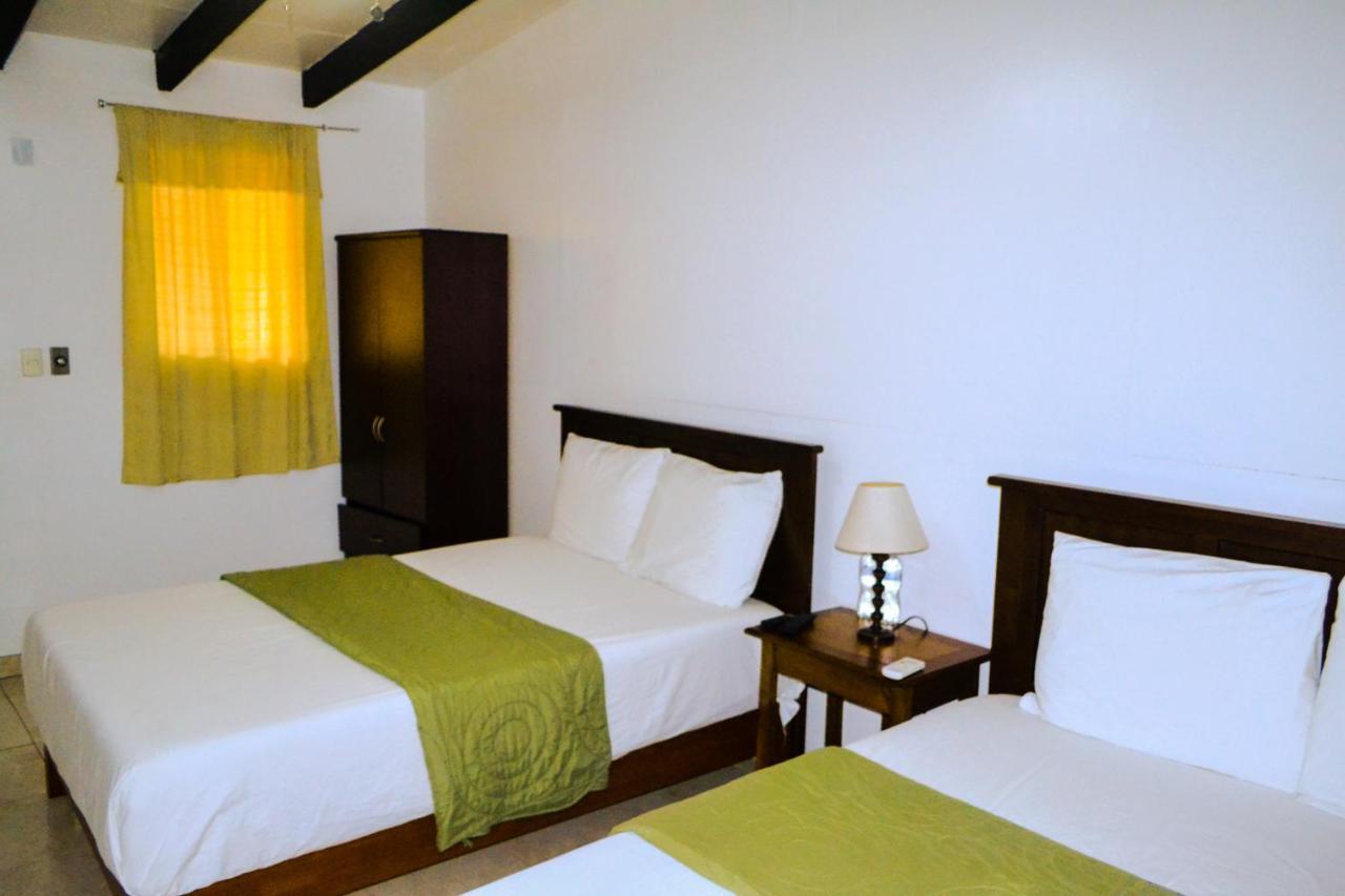 Hotel Habitation Des Lauriers Cap-Haïtien Zimmer foto
