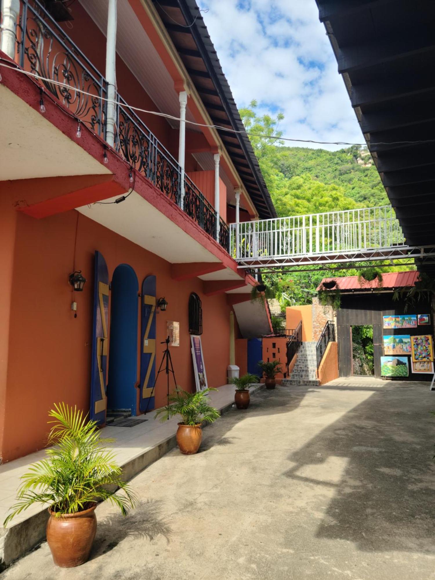 Hotel Habitation Des Lauriers Cap-Haïtien Exterior foto
